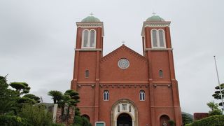 被爆遺構の石像などが残る長崎の教会