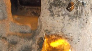 通路は狭いです。