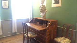 偉大なゲーテ生家を見るだけでも身近に感じる。