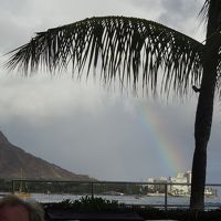 シャッターチャンス！レインボーがダイアモンドヘッドに・・・。