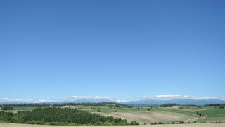 赤い屋根の家が見えました