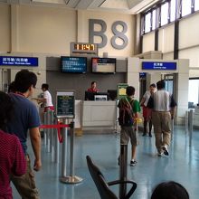 マルコ会員なら優先搭乗。アジア線だと荷物棚の取り合いにも有利