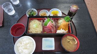 団体ツアー利用が多いです。