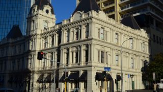 重厚な造りのDFS