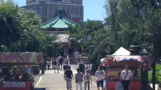 琵琶湖の竹生島に見立てた人口の島