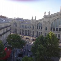 部屋から北駅が、サクレ・クール寺院も小さく見える。