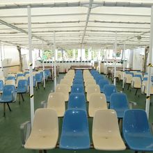 外の座席！日除けテントもちゃんと完備！