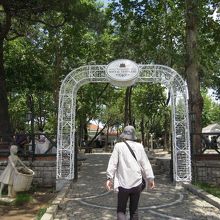 テラスでコーヒーなど飲めます