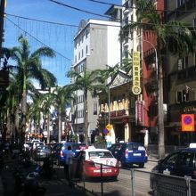 ブキッ ビンタン通り（西側）