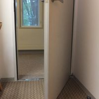 ドアの ”つっかえ” がうまく出来てます