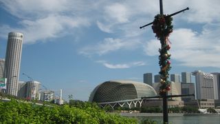 活気のある国を感じられる場所です。