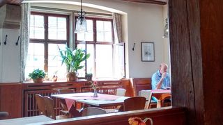 地元で愛される郷土料理レストラン