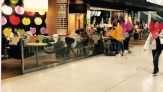 【マクドナルド関西空港店】落ち着かないけどなんだかいい