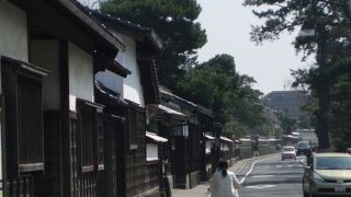 当然｢日本の道100選｣に選ばれています!