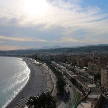 ニースの全景を眺めます