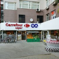 徒歩四分のカルフール