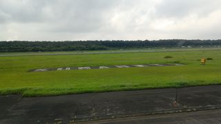 阿蘇くまもと空港は丘陵地帯にある空港です