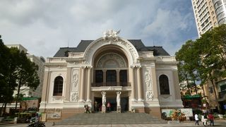 綺麗なフランス様式の建物
