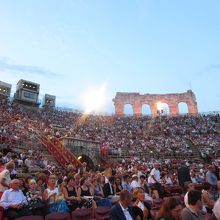 野外オペラ開催時の円形闘技場の内部