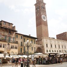 エルベ広場からみたランベルティの塔