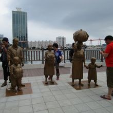 イベントが行われる下方にある公園