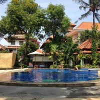 広くは無いけど、そこそこ解放感のあるプール！