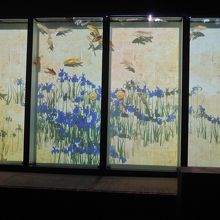 華麗な屏風仕立て