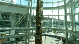 カナダプレイスから地下鉄を利用して３０分以内！