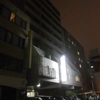 外観です。駐車場は予約制です。