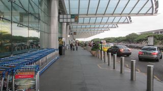 朝のシンガポール チャンギ国際空港