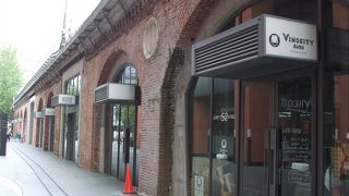 歴史ある建物と新しさの融合で、これからの建設の見本じゃないでしょうか