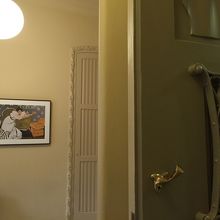 人間工学に基づいてガウディ自らの手型をとったドアノブ