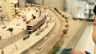 ジオラマや昔のバスの展示があります。