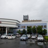 健康ランド奥にホテルが見えます．