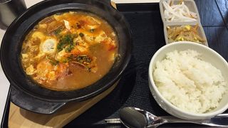 美味しいスンドゥプチゲが食べられます。