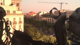 モデルニスモ建築とショッピングの宝庫