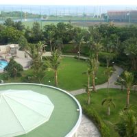 ビーチ沿いではないですが歩いて10分でトロピカルビーチです