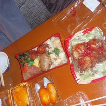 お弁当はボリューム満点