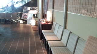 土曜日の１２時台、行列の出来ないお店