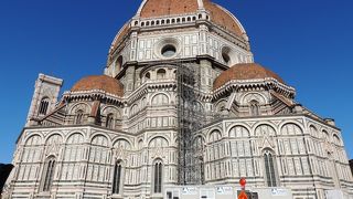 なんという広さ。カメラに収まりきらない大きさの大聖堂