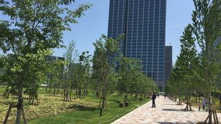 近隣住民との交遊を狙うオフィスビル