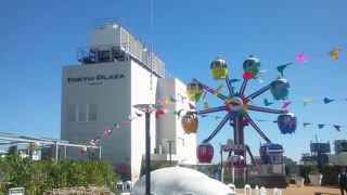 屋上に遊園地がある