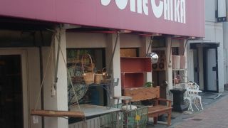 アンティーク家具屋