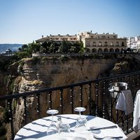 朝食、夕食も崖を見ながらどうぞ