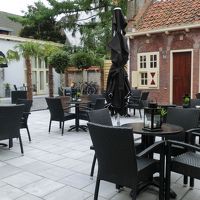 中庭は広々としています