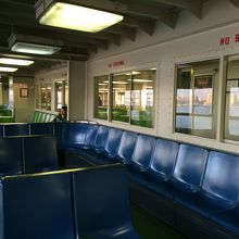 この後、観光客がどんどん乗ってきます