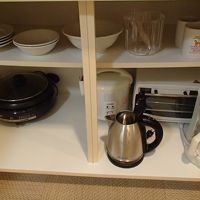 調理器具類。この他にまな板、包丁、カトラリー等。