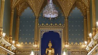 バンコクのベルサイユ宮殿といわれている