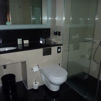 シャワーブースが別にあります