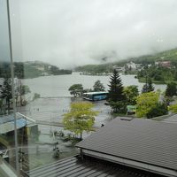 朝は白樺湖の眺めで料理がいっそうおいしく感じました。